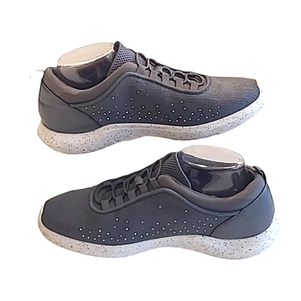 Clarks Nova Step Sneaker Pull On Moisture Wicking Bungee Laces Stretchy Low Top